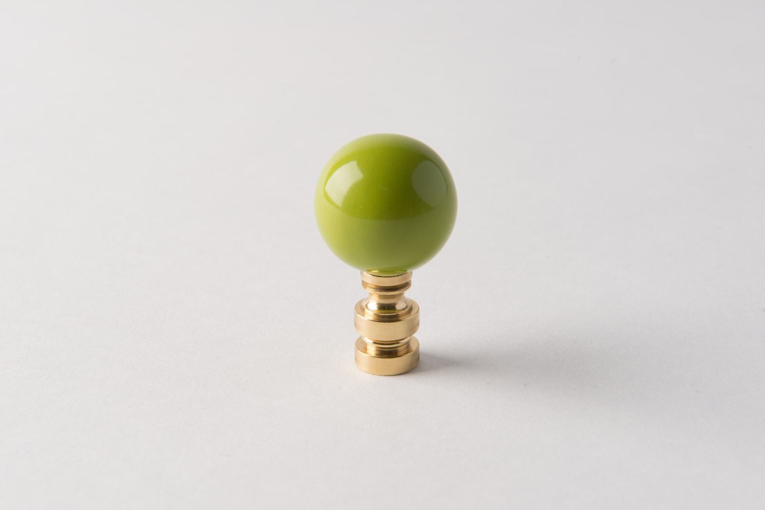 https://www.hotel-lamps.com/resources/assets/images/product_images/Ceramic Ball (Kiwi Green) 30mm.jpg